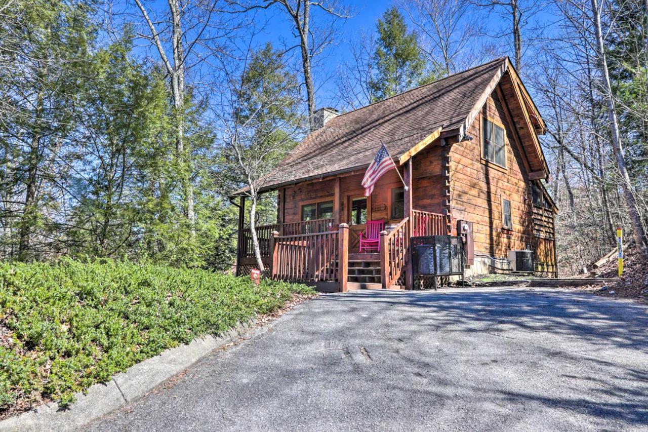 Cozy Cabin With Hot Tub In The Heart Of Pigeon Forge Villa Exterior foto