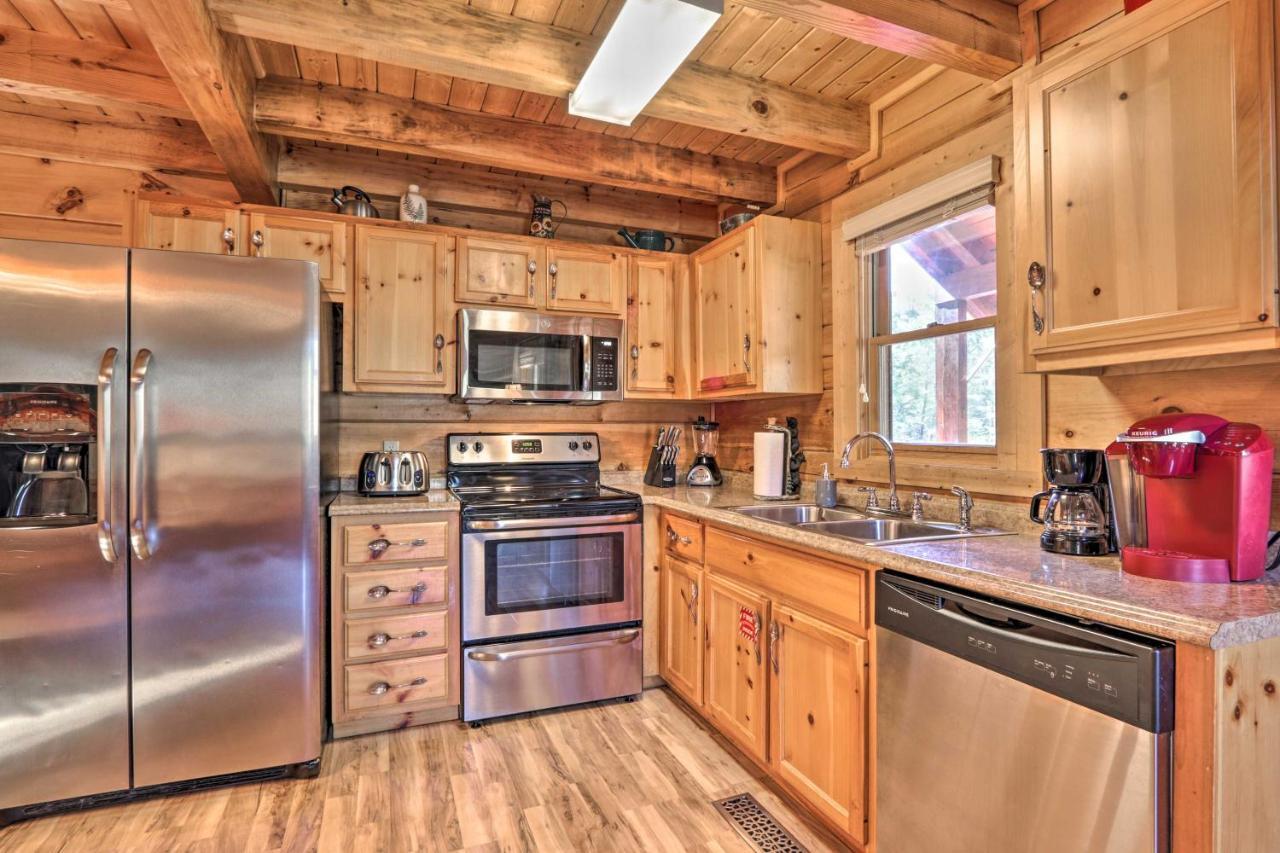 Cozy Cabin With Hot Tub In The Heart Of Pigeon Forge Villa Exterior foto