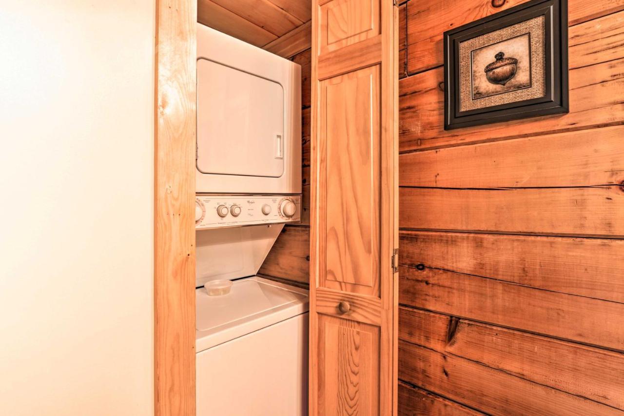 Cozy Cabin With Hot Tub In The Heart Of Pigeon Forge Villa Exterior foto