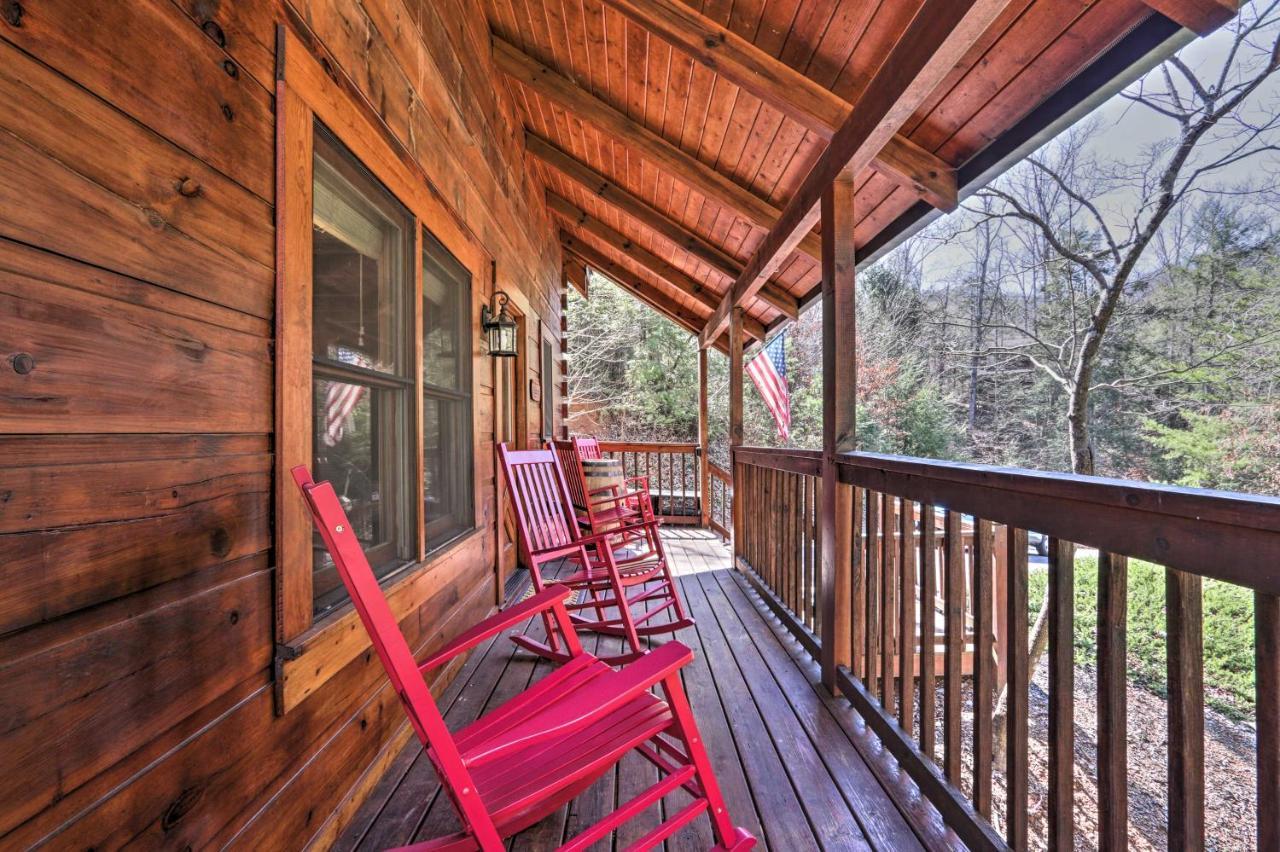 Cozy Cabin With Hot Tub In The Heart Of Pigeon Forge Villa Exterior foto